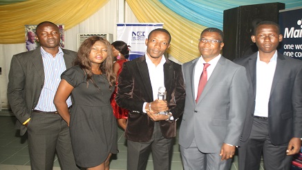 Engineer Festus Akinpelu, PSCL’s MD/CEO, flanked by members of management staff after receiving the Indigenous Telecoms Support Service Award in Lagos…recently.